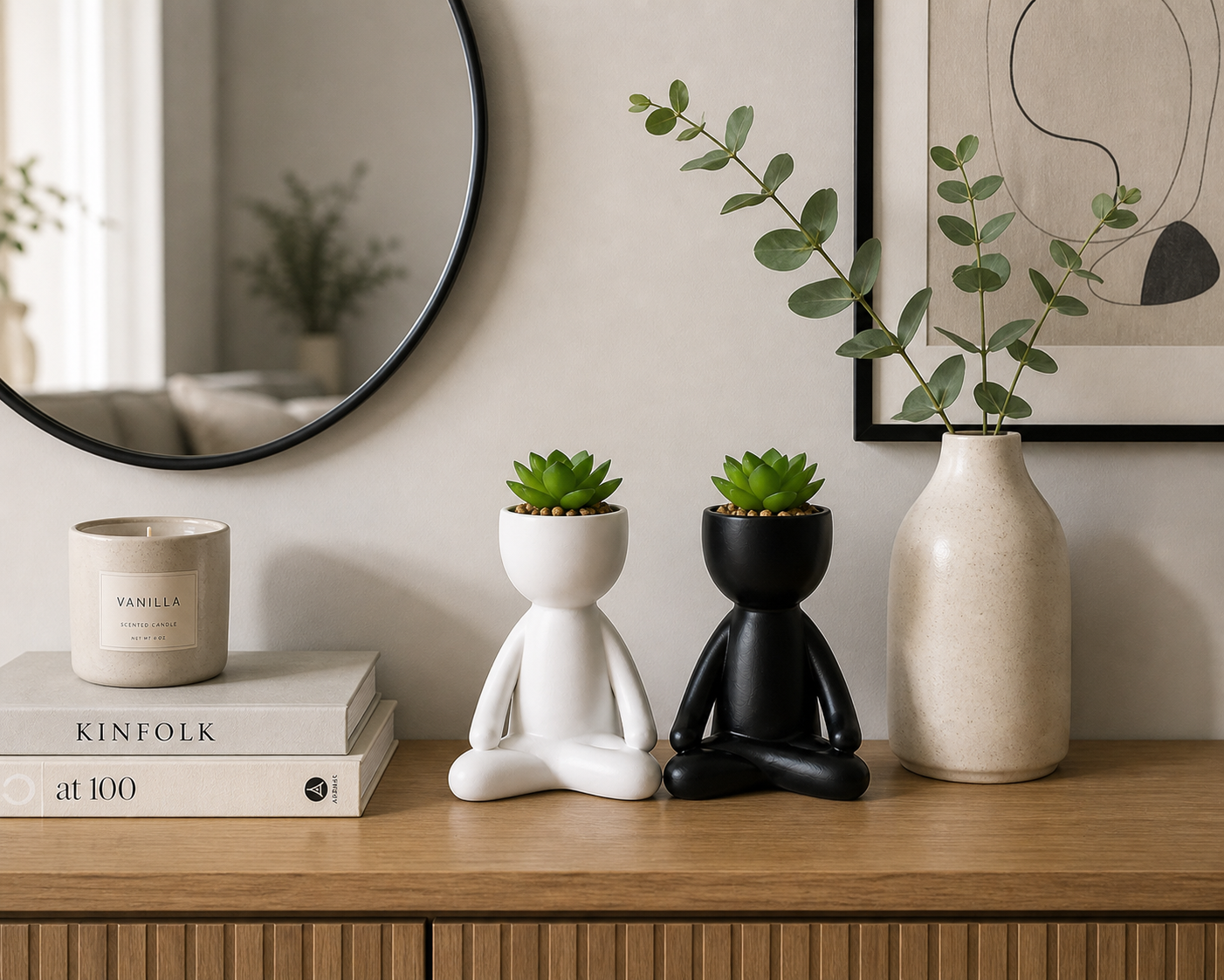 Maceta decorativa figura meditaci&oacute;n en ambiente real